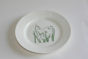 Snowdrop design china plate